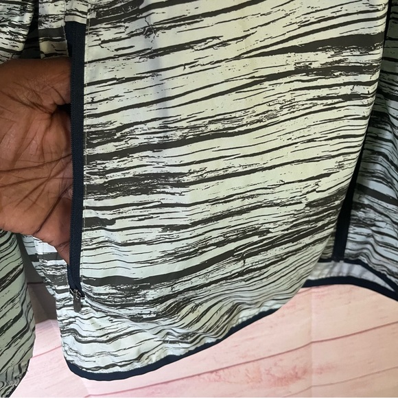 New Balance Light Weight‎ Wind & Water Resistant Full Zipper Jacket Size   XL - Picture 6 of 10